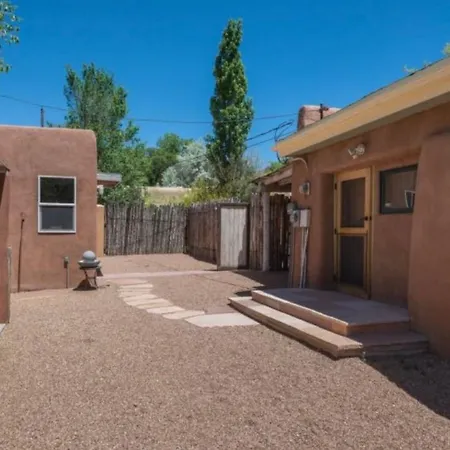 And Enjoy Casita Suenos Near The Plaza! Santa Fe